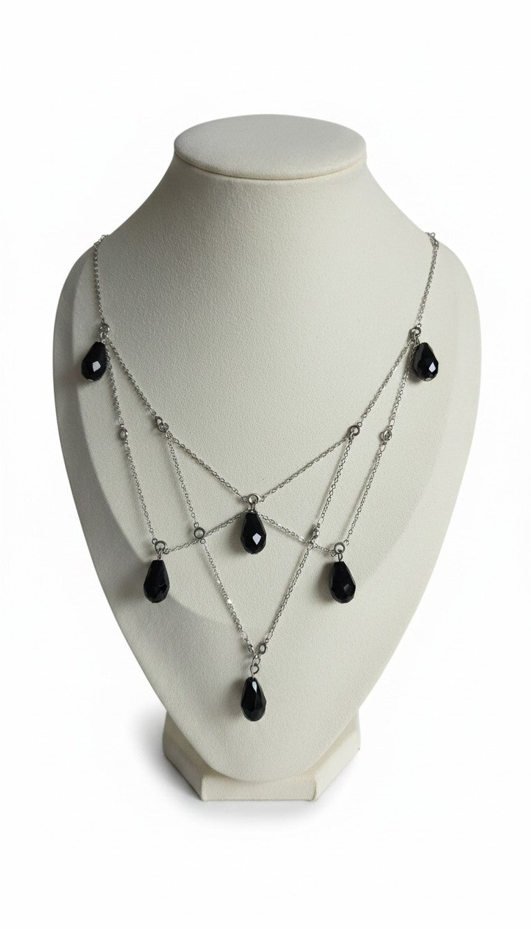 Zilveren Waterval Ketting gedragen